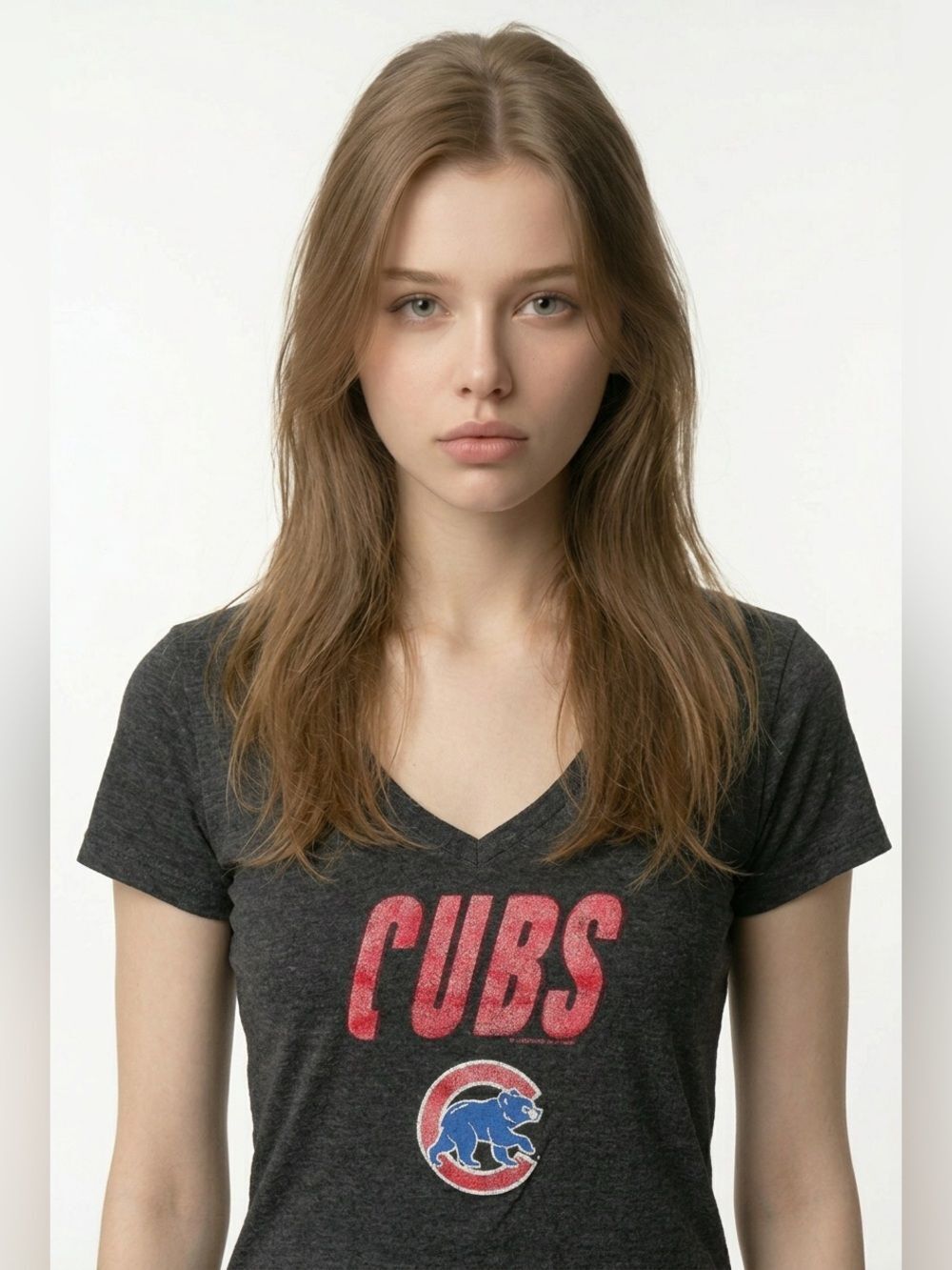 GENUINE MERCHANDISE | CHICAGO CUBS MLB Gray V-Neck Graphic Tee Women’s Small